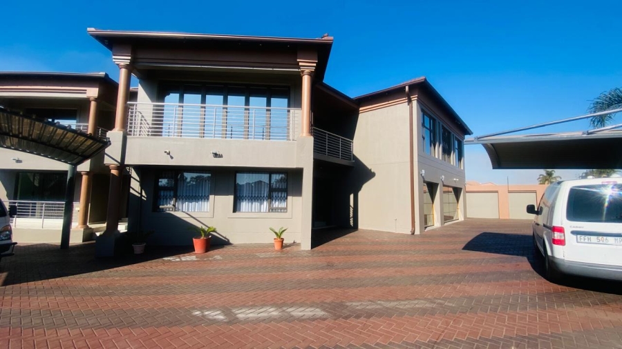 6 Bedroom Property for Sale in Aerorand South Mpumalanga