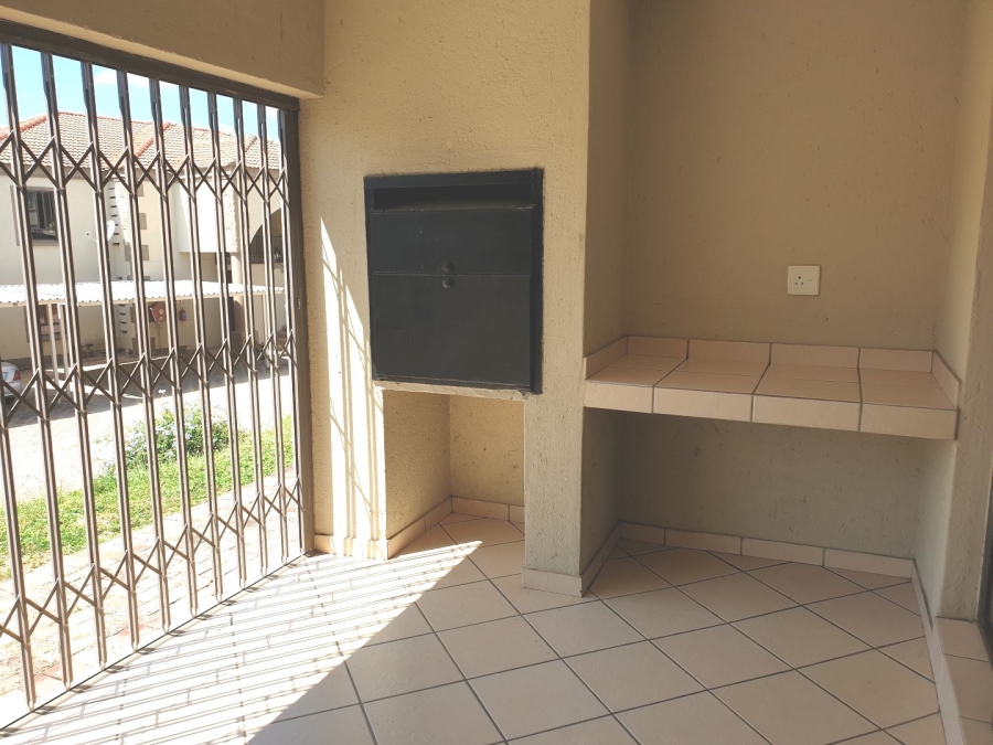 To Let 2 Bedroom Property for Rent in Stonehenge Mpumalanga