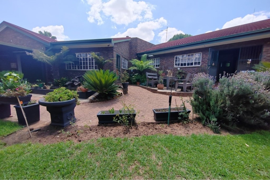 5 Bedroom Property for Sale in Gholfsig Mpumalanga