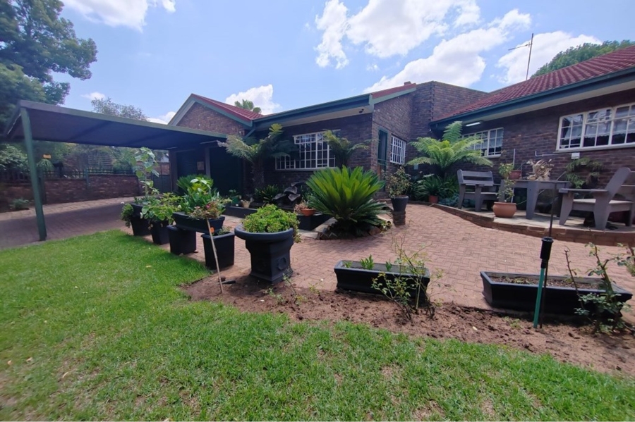 5 Bedroom Property for Sale in Gholfsig Mpumalanga