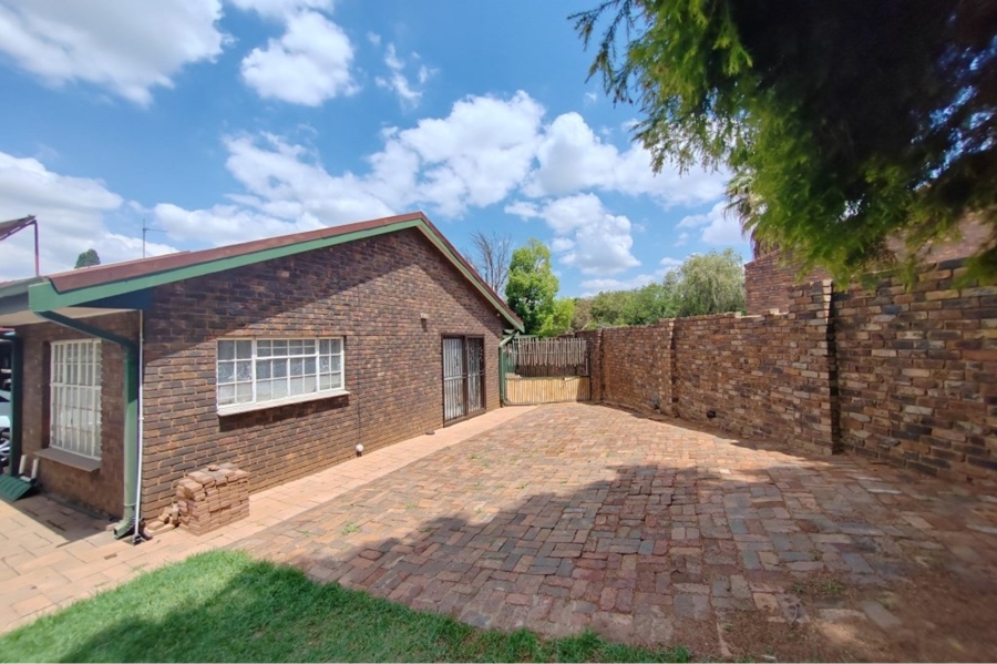 5 Bedroom Property for Sale in Gholfsig Mpumalanga