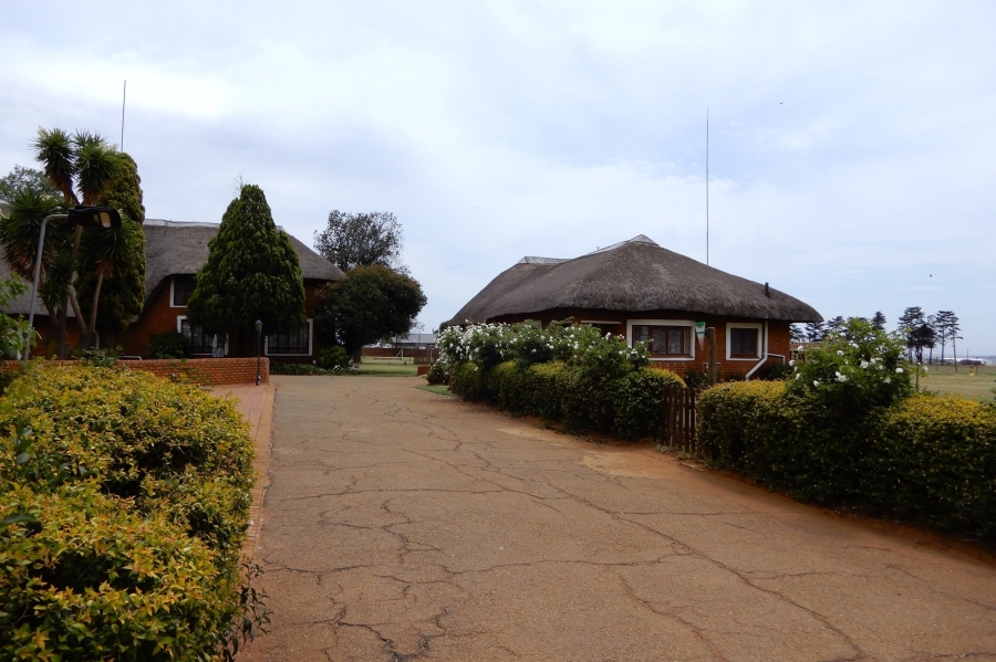 6 Bedroom Property for Sale in Delmas Mpumalanga