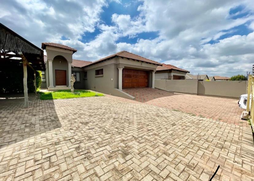 4 Bedroom Property for Sale in Aerorand South Mpumalanga