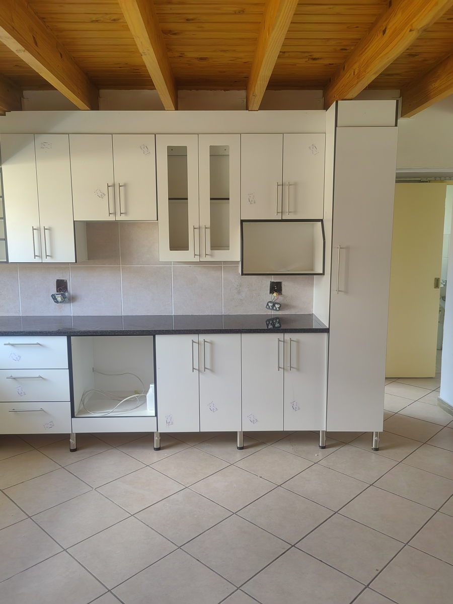 6 Bedroom Property for Sale in Stonehenge Mpumalanga