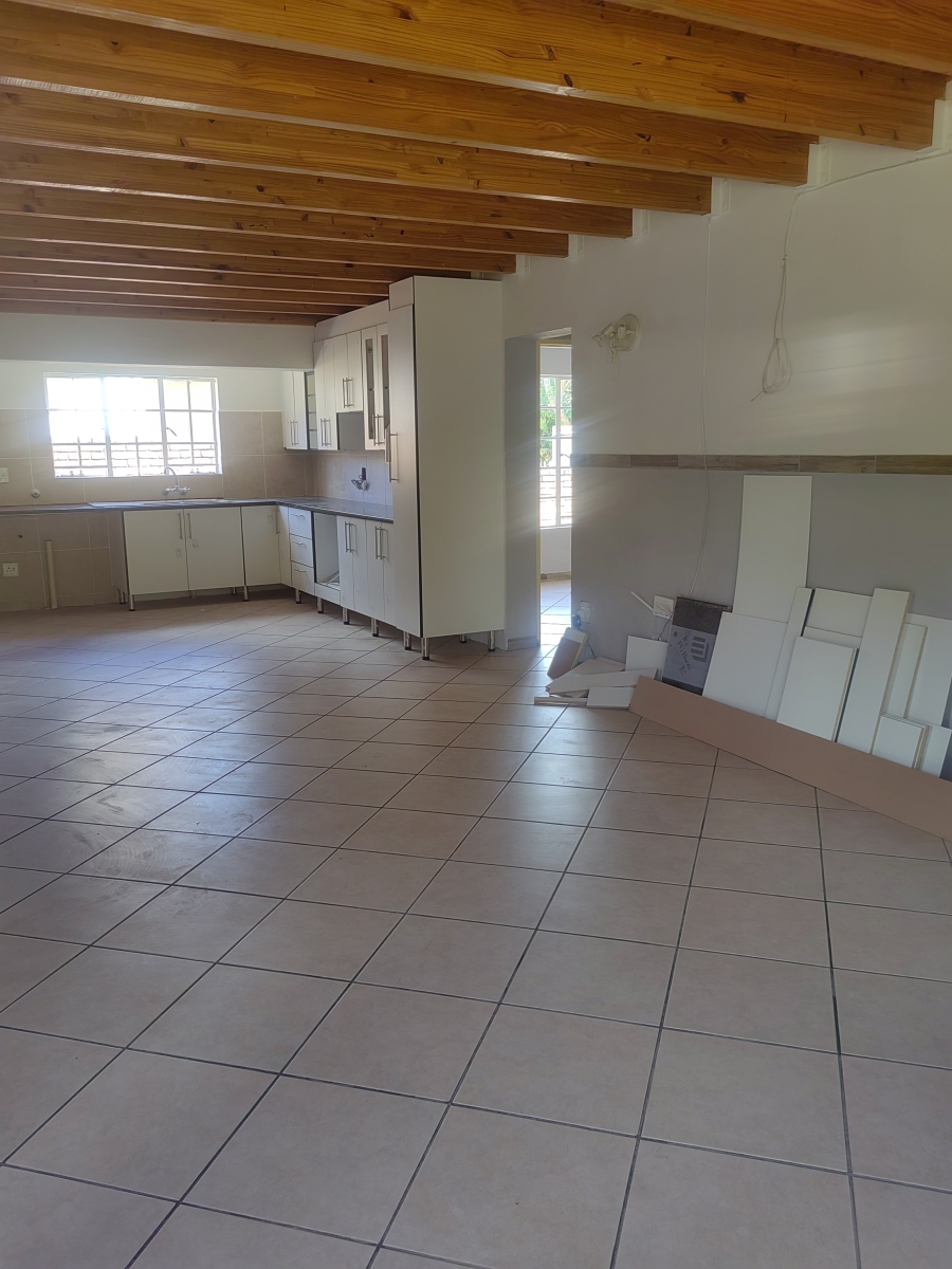 6 Bedroom Property for Sale in Stonehenge Mpumalanga