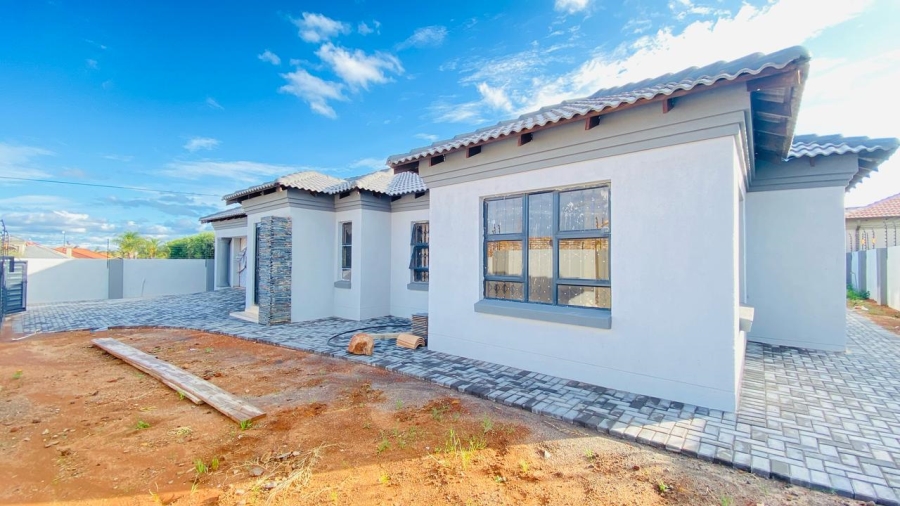 4 Bedroom Property for Sale in Aerorand Mpumalanga