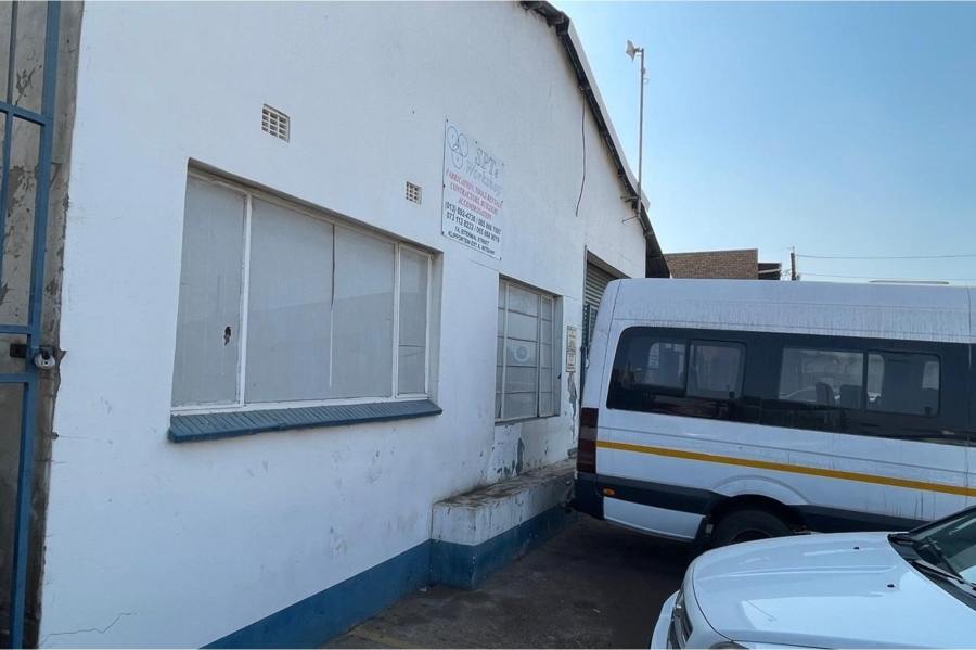 Commercial Property for Sale in Witbank Ext 8 Mpumalanga