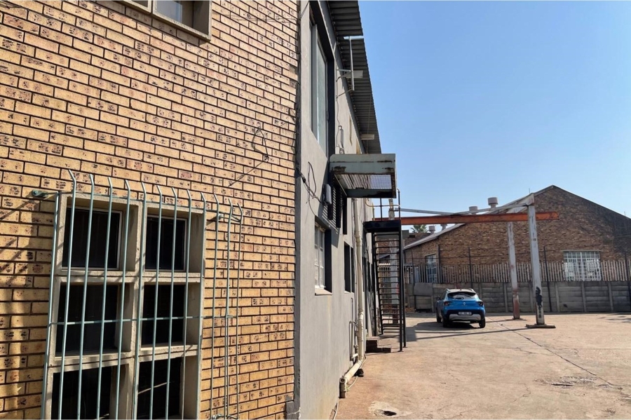 Commercial Property for Sale in Witbank Ext 8 Mpumalanga