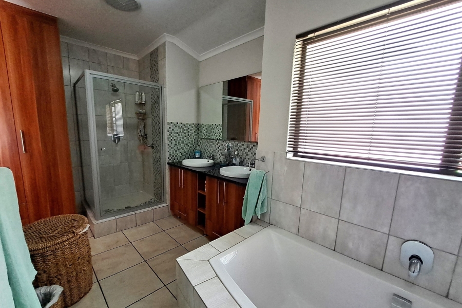 3 Bedroom Property for Sale in Sonheuwel Ext 1 Mpumalanga