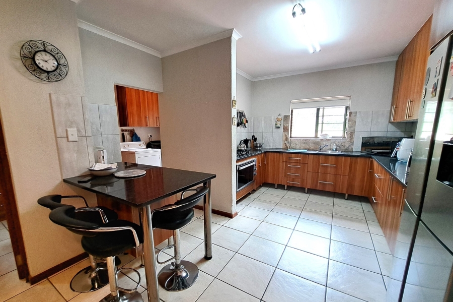 3 Bedroom Property for Sale in Sonheuwel Ext 1 Mpumalanga