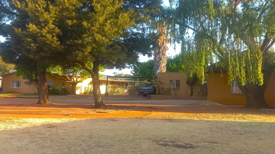 6 Bedroom Property for Sale in Rietkol AH Mpumalanga