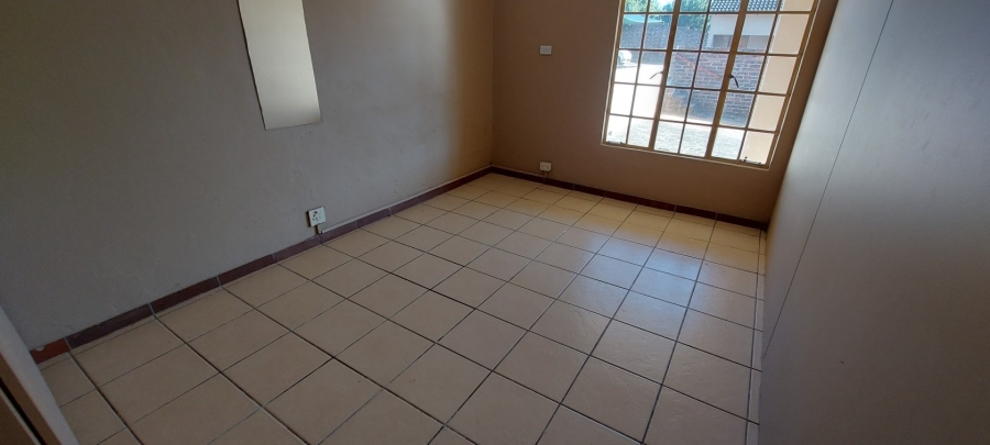 To Let 1 Bedroom Property for Rent in White River Mpumalanga