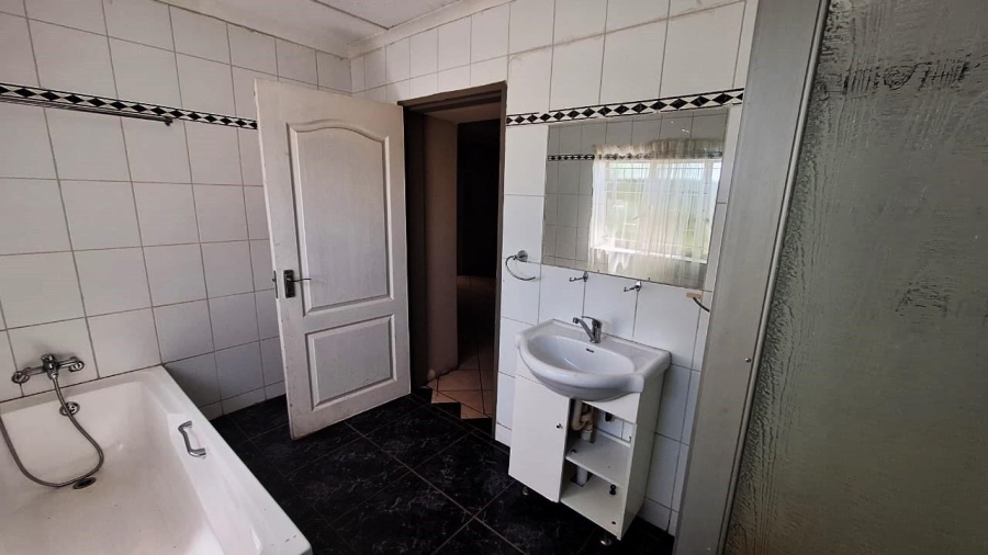 7 Bedroom Property for Sale in Standerton Rural Mpumalanga