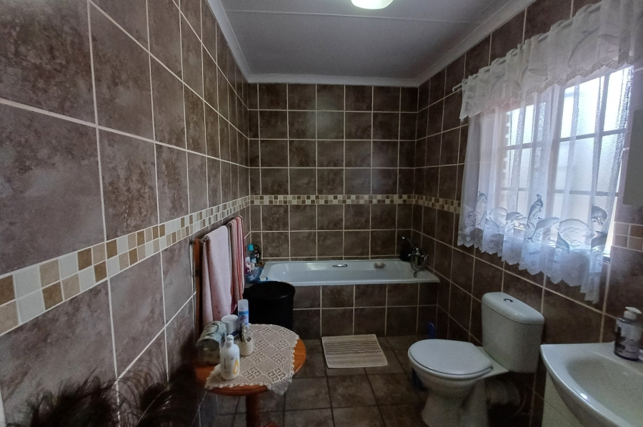 2 Bedroom Property for Sale in Marloth Park Mpumalanga