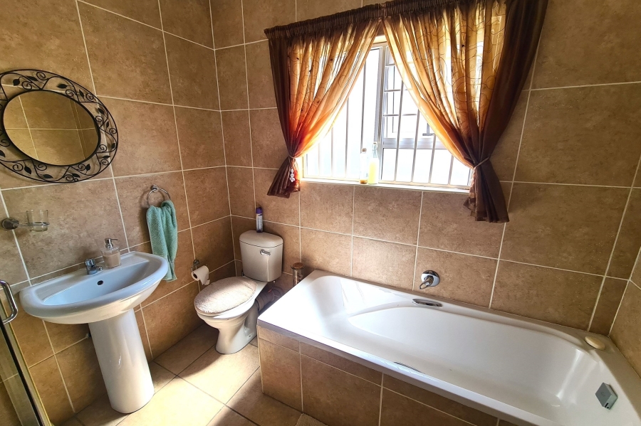 3 Bedroom Property for Sale in Nelspruit Ext 2 Mpumalanga