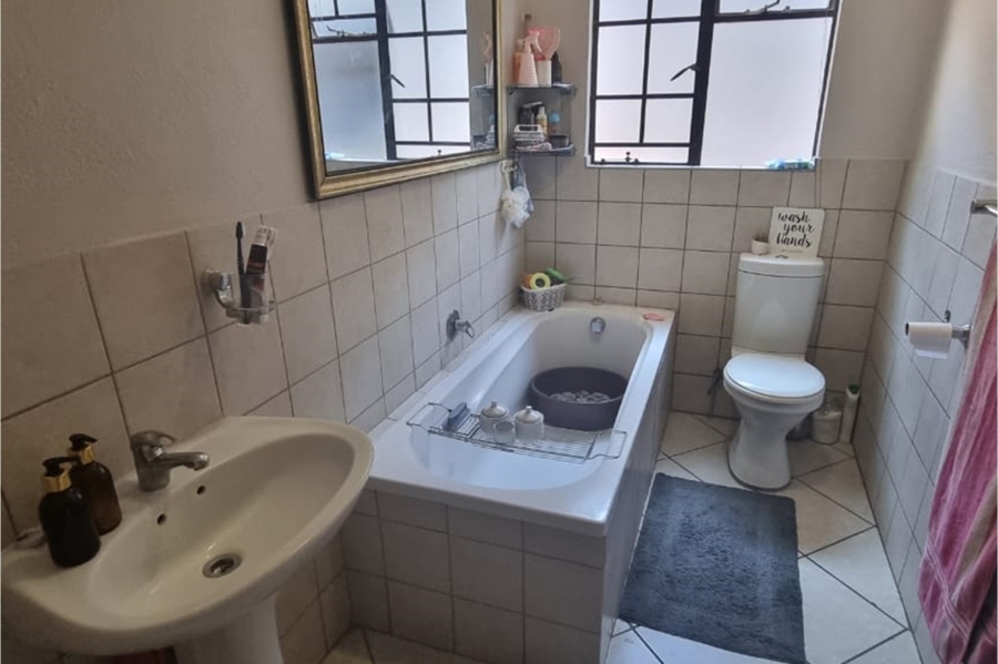 3 Bedroom Property for Sale in West Acres Mpumalanga