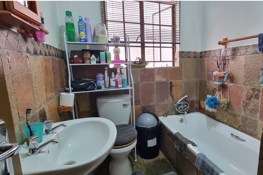 2 Bedroom Property for Sale in West Acres Mpumalanga