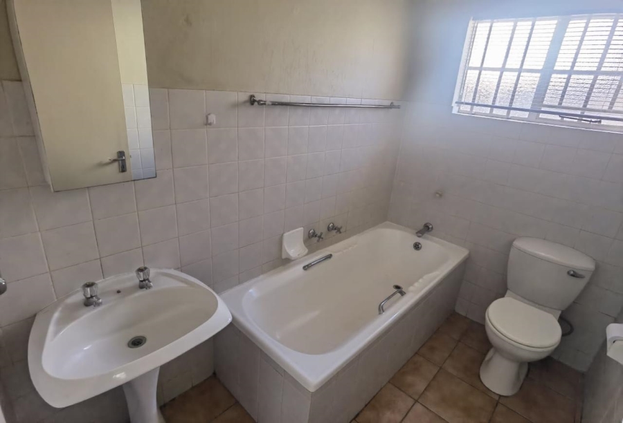 2 Bedroom Property for Sale in Nelspruit Ext 2 Mpumalanga