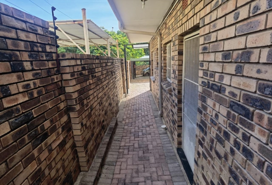 2 Bedroom Property for Sale in Nelspruit Ext 2 Mpumalanga