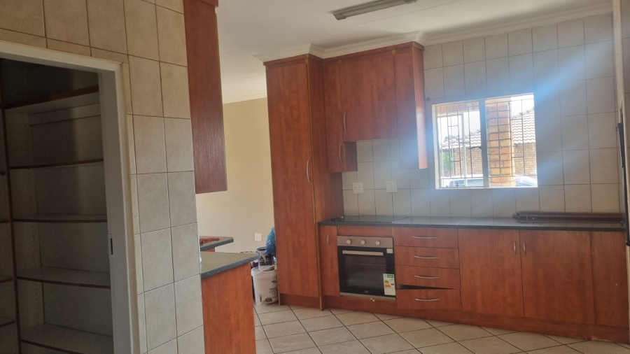 To Let 3 Bedroom Property for Rent in Ben Fleur Mpumalanga