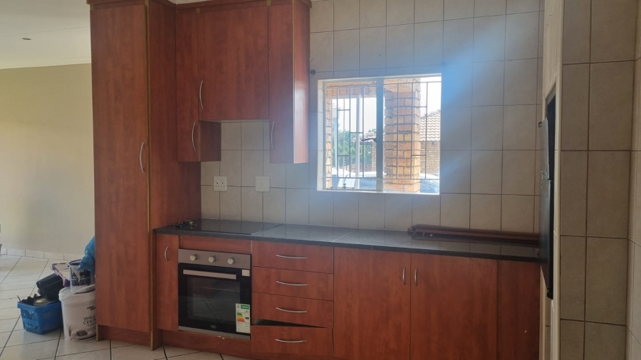 To Let 3 Bedroom Property for Rent in Ben Fleur Mpumalanga