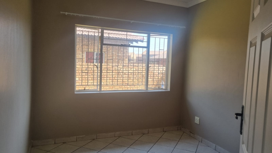 To Let 3 Bedroom Property for Rent in Ben Fleur Mpumalanga