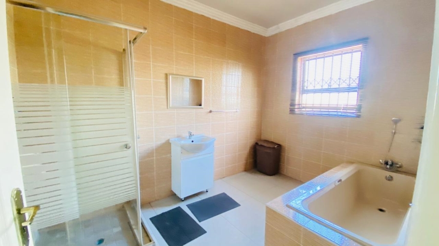 To Let 4 Bedroom Property for Rent in Aerorand South Mpumalanga