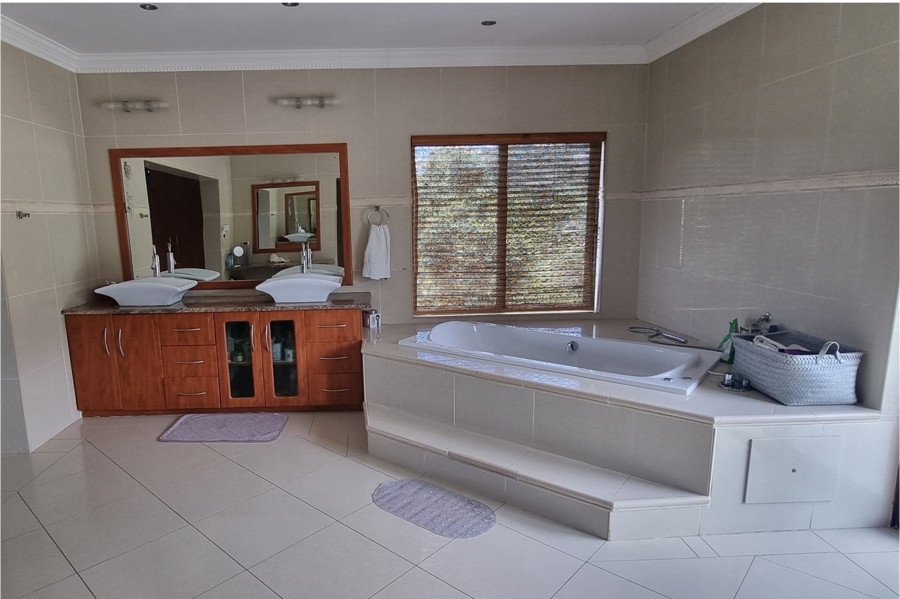 4 Bedroom Property for Sale in Sonheuwel Mpumalanga