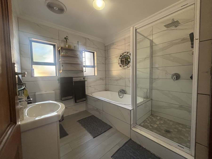 3 Bedroom Property for Sale in Reyno Ridge Mpumalanga