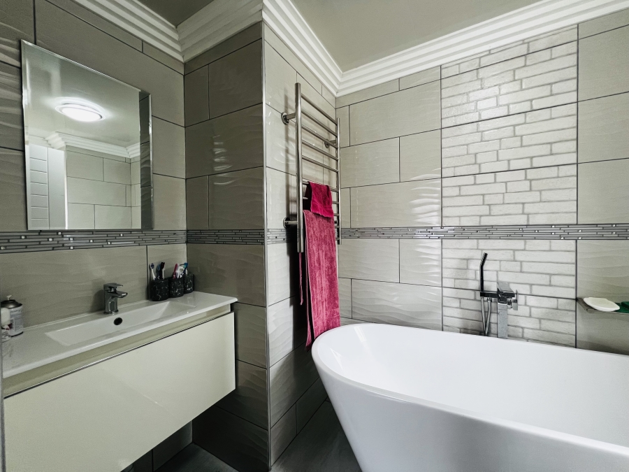 3 Bedroom Property for Sale in West Acres Ext 50 Mpumalanga