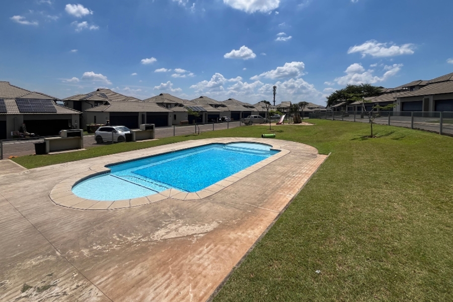 2 Bedroom Property for Sale in Stonehenge Mpumalanga