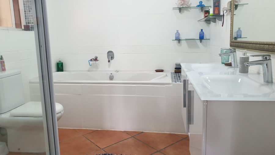 4 Bedroom Property for Sale in White River Country Estate Mpumalanga