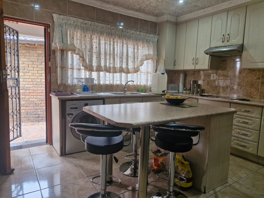 To Let 4 Bedroom Property for Rent in Klipfontein Mpumalanga