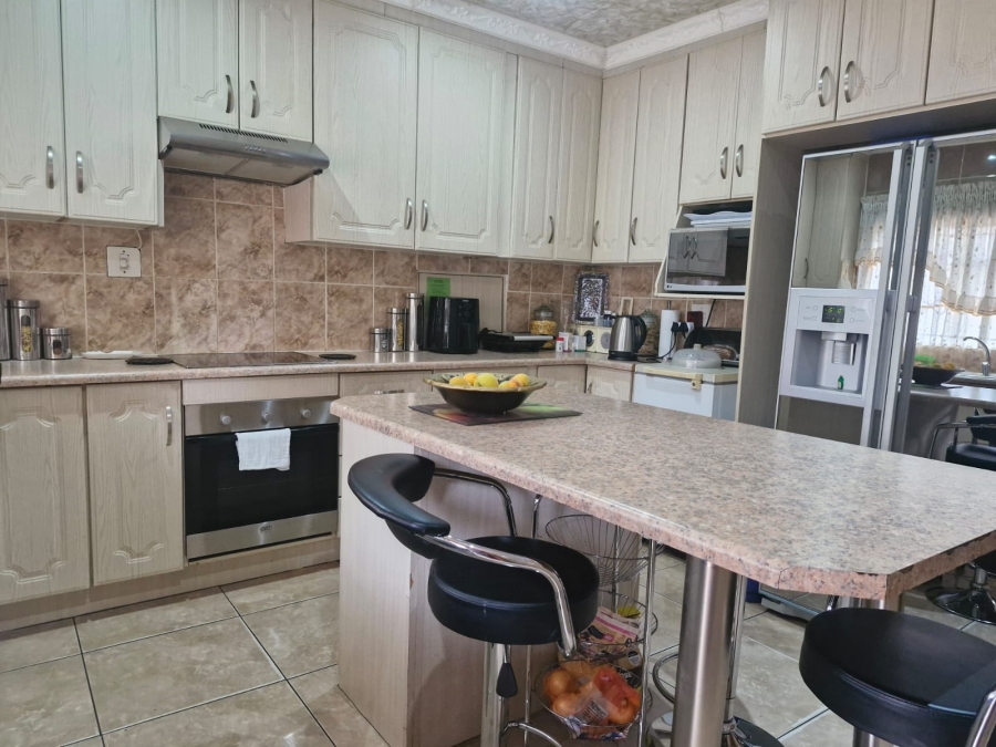 To Let 4 Bedroom Property for Rent in Klipfontein Mpumalanga