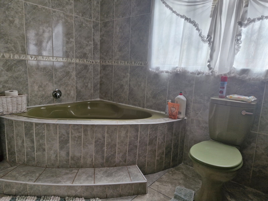To Let 4 Bedroom Property for Rent in Klipfontein Mpumalanga