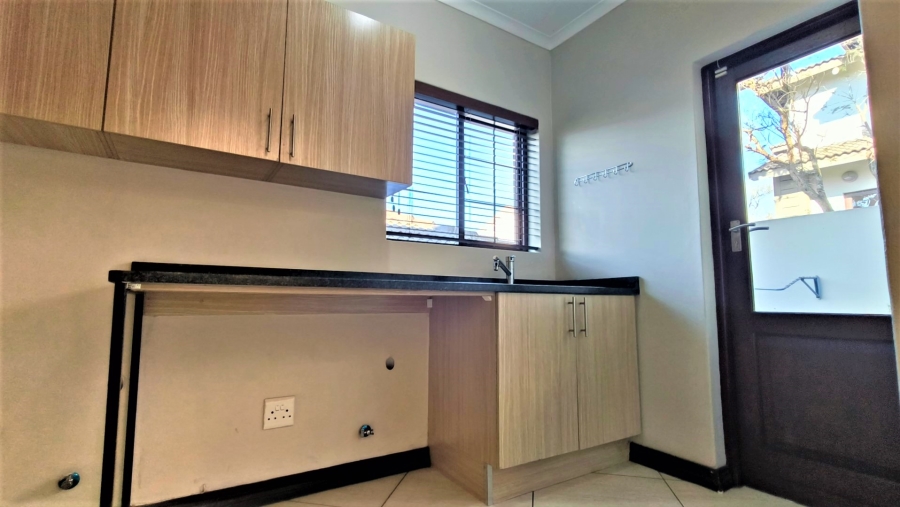 To Let 3 Bedroom Property for Rent in Sonheuwel Ext 1 Mpumalanga