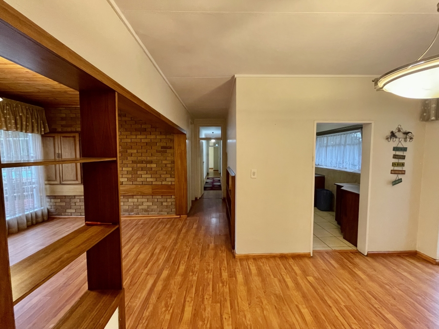5 Bedroom Property for Sale in Secunda Mpumalanga