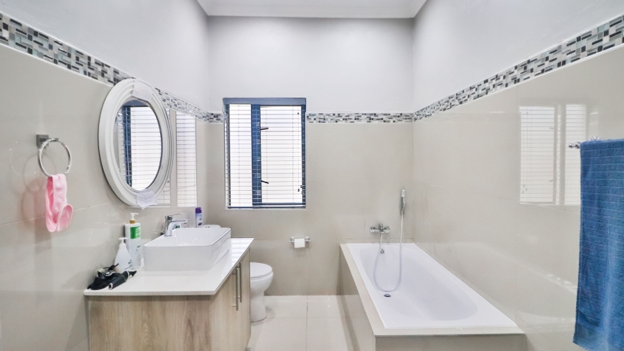 4 Bedroom Property for Sale in The Rest Nature Estate Mpumalanga