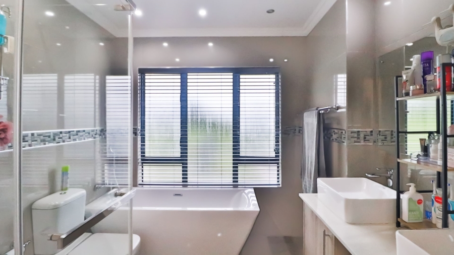 4 Bedroom Property for Sale in The Rest Nature Estate Mpumalanga