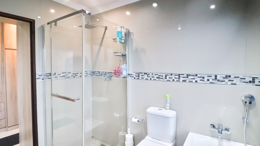 4 Bedroom Property for Sale in The Rest Nature Estate Mpumalanga