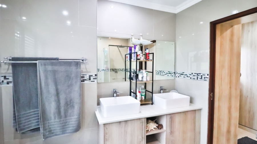 4 Bedroom Property for Sale in The Rest Nature Estate Mpumalanga