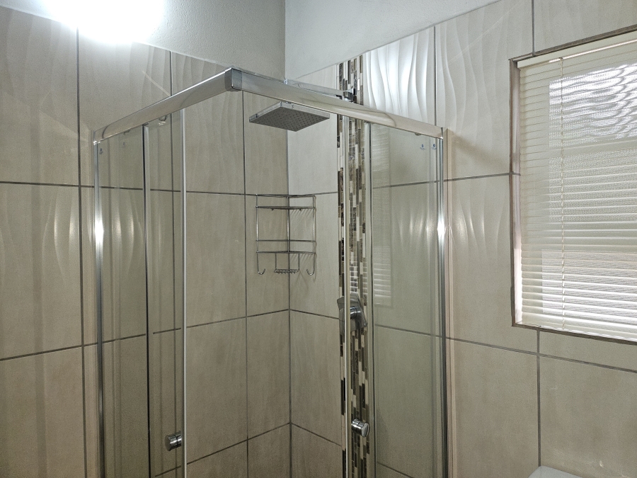 6 Bedroom Property for Sale in Marloth Park Mpumalanga