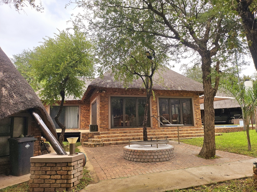 6 Bedroom Property for Sale in Marloth Park Mpumalanga