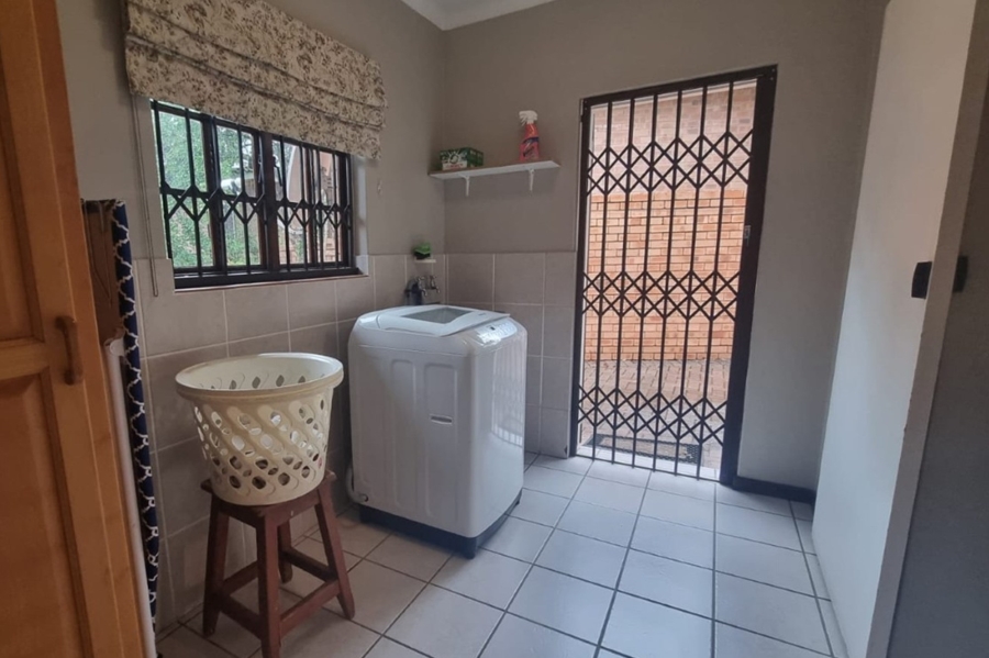 To Let 2 Bedroom Property for Rent in West Acres Mpumalanga