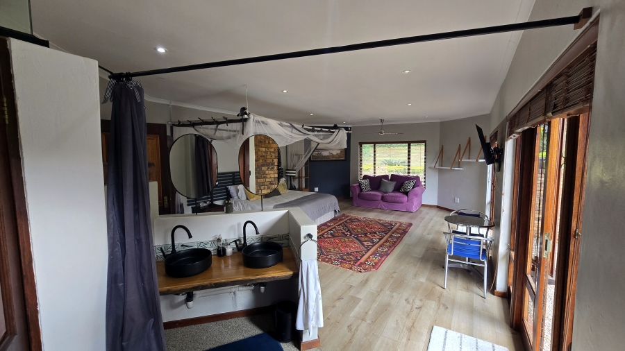 7 Bedroom Property for Sale in White River Country Estate Mpumalanga