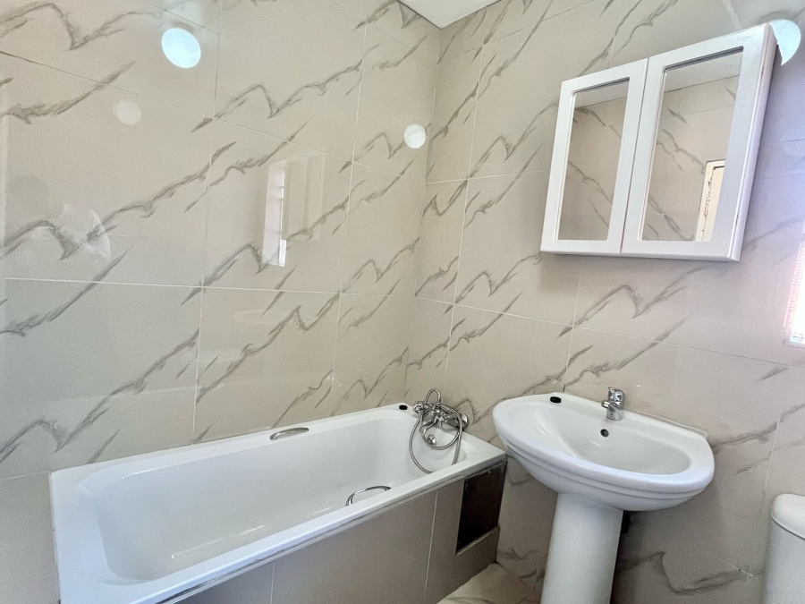 To Let 2 Bedroom Property for Rent in Nelspruit Ext 11 Mpumalanga