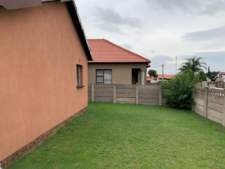 2 Bedroom Property for Sale in Witbank Ext 8 Mpumalanga