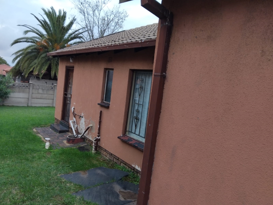 2 Bedroom Property for Sale in Witbank Ext 8 Mpumalanga