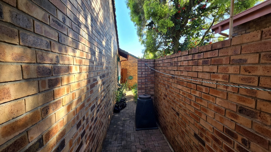 2 Bedroom Property for Sale in White River Mpumalanga