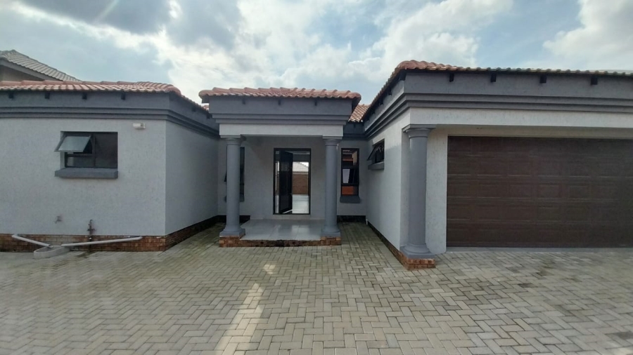 To Let 3 Bedroom Property for Rent in Suidheuwel Mpumalanga